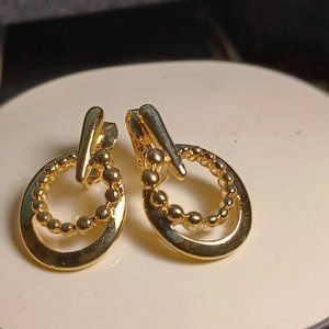 Vintage clip Trifari earings